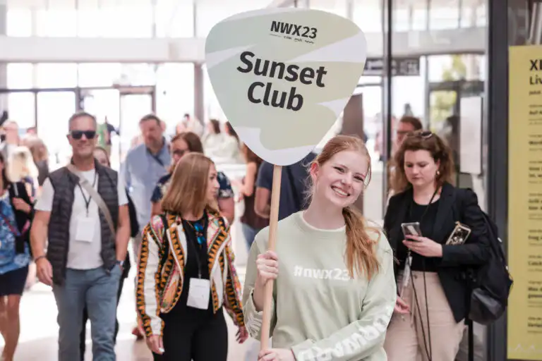 Konferenzbühne auf der New Work Experience in Hamburg