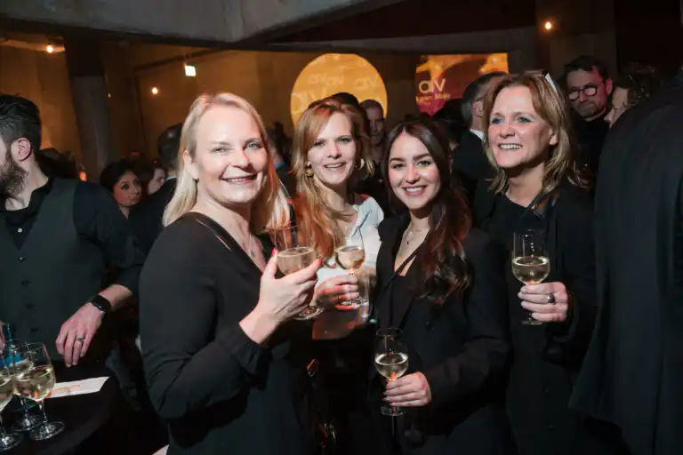 Partyfotografie im Mojo Club Hamburg – Gäste auf der Tanzfläche