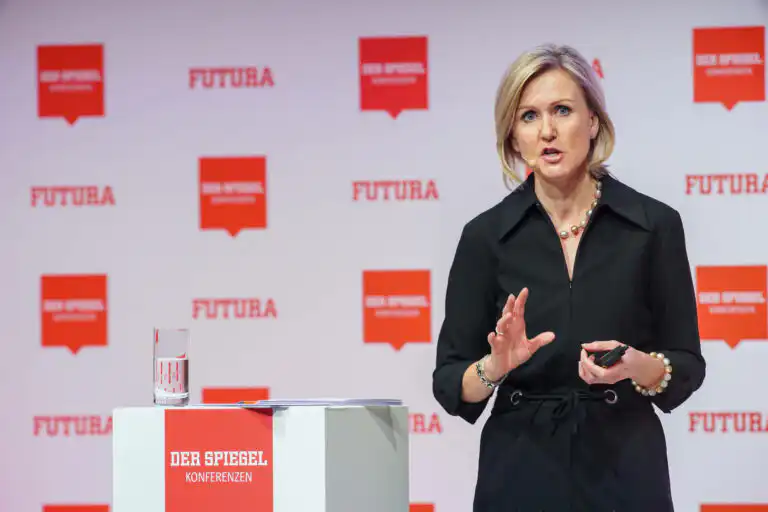 Bühne und Publikum auf der Futura Konferenz Hamburg